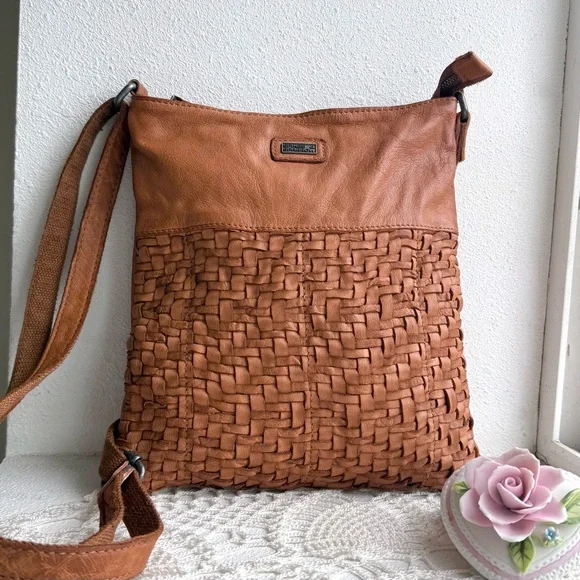 Spike & Sparrow Brown Leather Boho Minimalist Crossbody Bag - Picture 1 of 5
